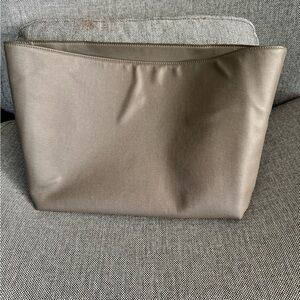 Cuyana leather tote organizer